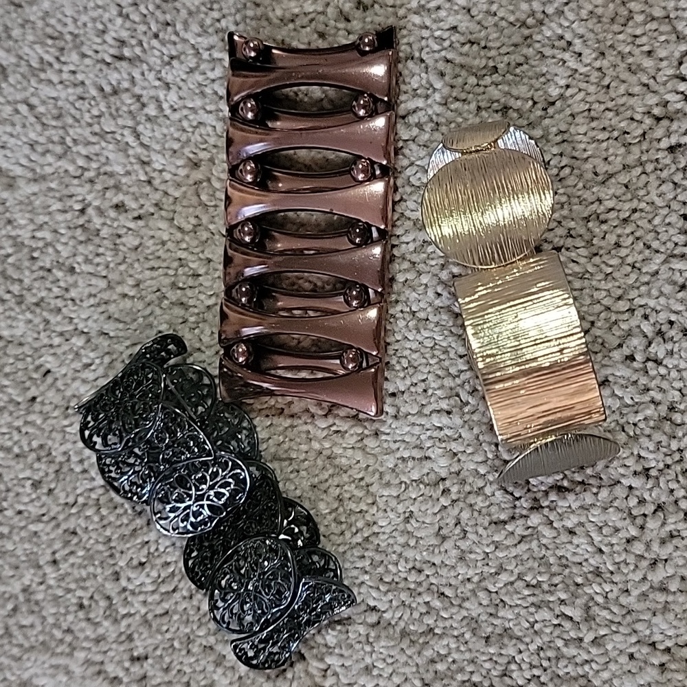 12 bracelets - Picture 5 of 6